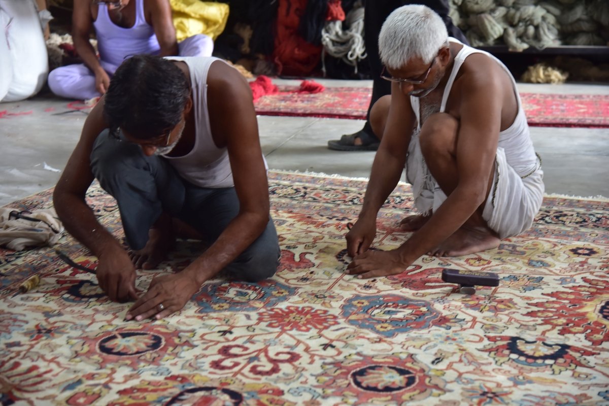 Washing and finishing the rug
