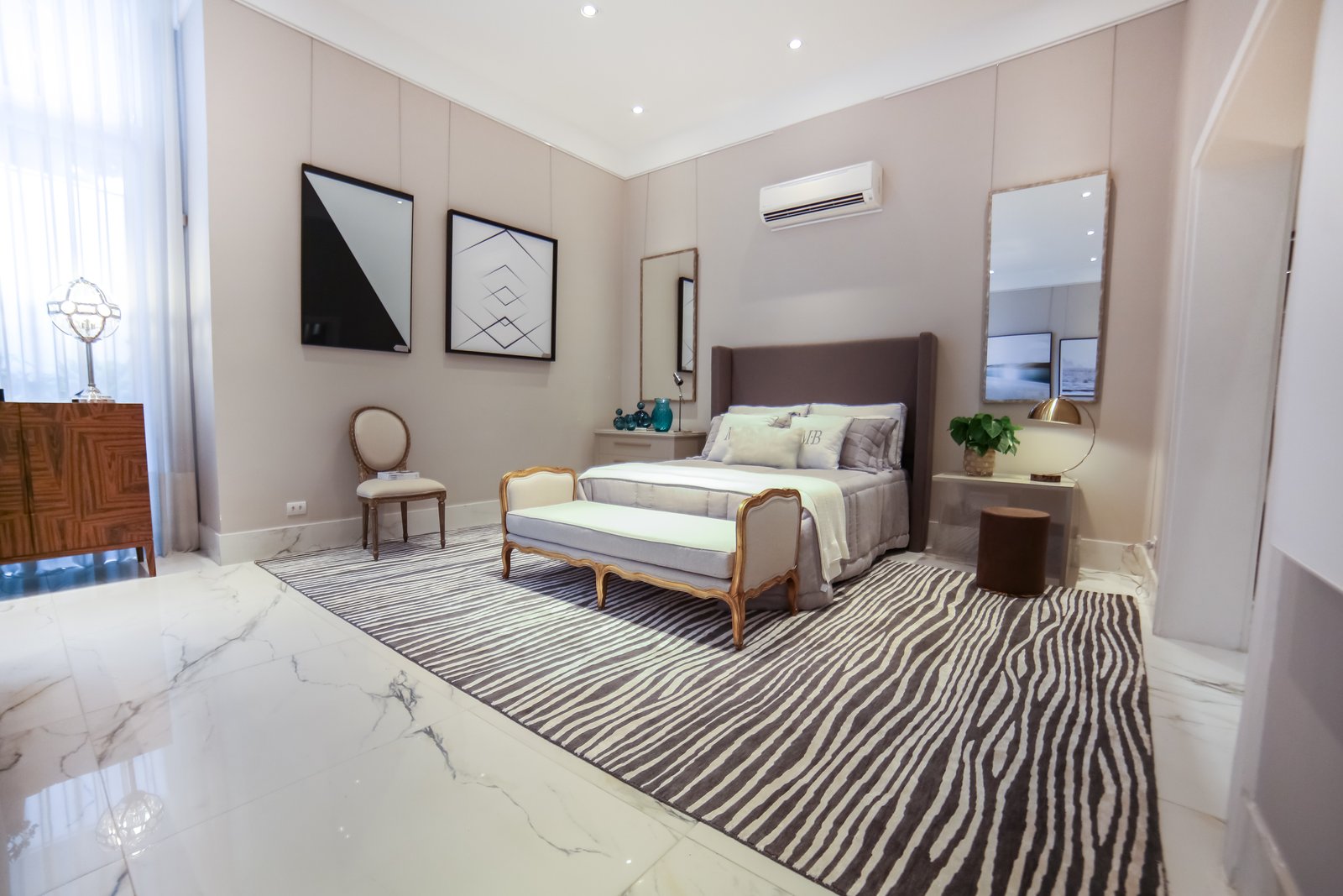TRG rug in a Bedroom